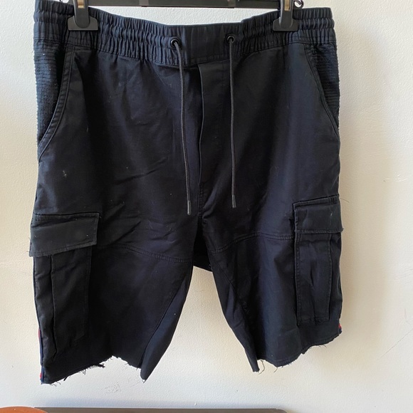 Cargo shorts - Picture 2 of 3